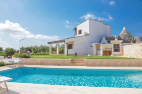 TD Trulli Saveni Trulli with Pool Near the Centre Castellana Grotte